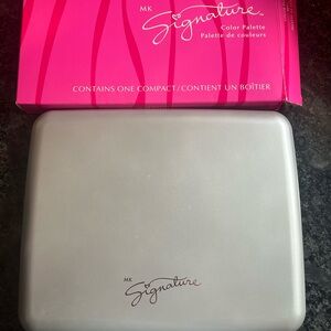 Mary Kay Signature Color Palette Compact